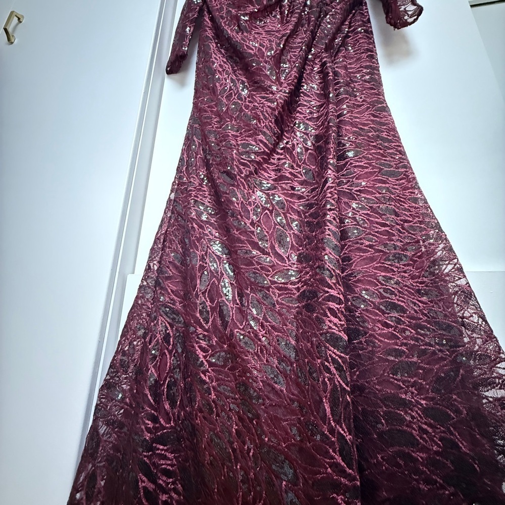 NWT | Mac Duggal 12412 Garnet Red Long Sleeve Sequined V-Neck Gown Size 12 - Picture 11 of 15